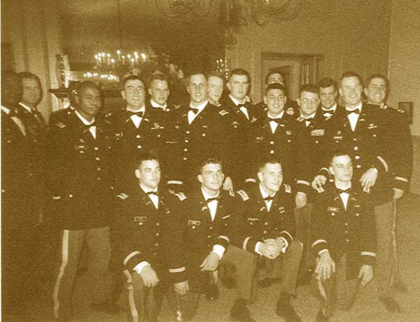 2pltbwyellowed.jpg (37829 bytes)