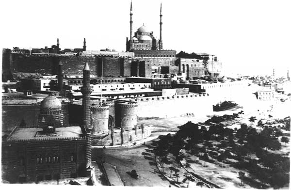 al-qalaa.jpg (38993 bytes)